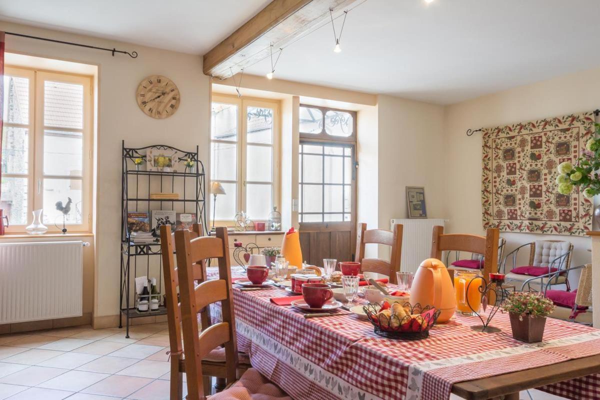 Logis De L'Orme Bed & Breakfast La Rochepot Exterior photo