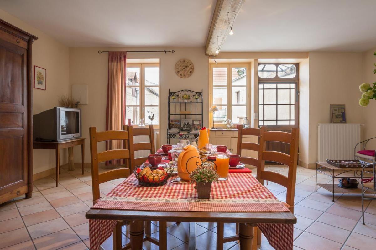 Logis De L'Orme Bed & Breakfast La Rochepot Exterior photo